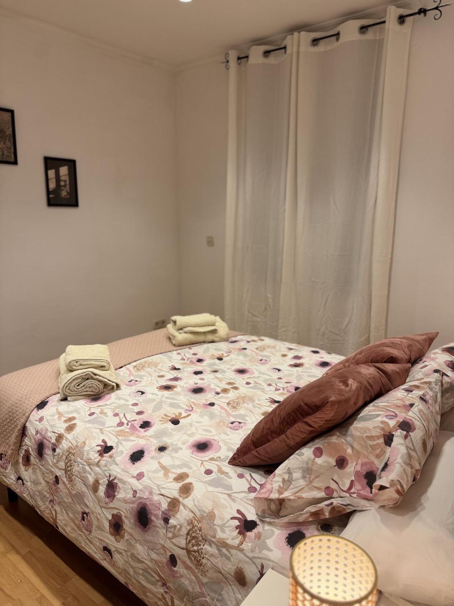 Ferienwohnung Acogedor Piso En Barcelona Exterior foto